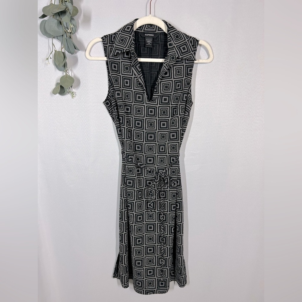 Express | Vintage Sleeveless V Neck Dress Black White Patterned Women’s Size 7/8